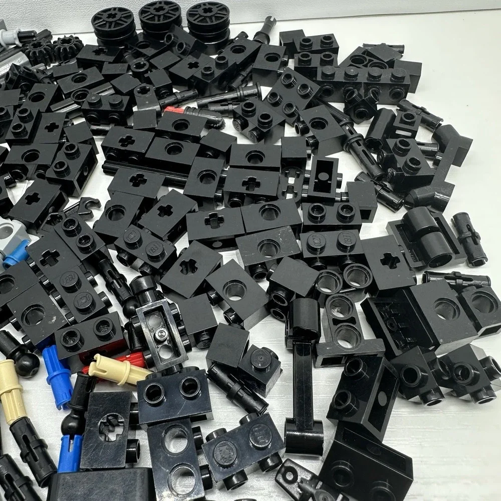 Lego Parts & Bricks Bulk Lot Of 210 Pieces - Assorted Parts & Colors - Picture 4 of 10